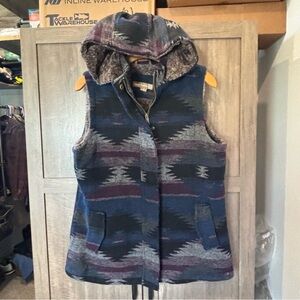 Victory Outfitters Medium Vest Aztec Faux Fur Lined Hooded